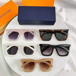 Picture of Louis Vuitton Sunglasses _SKUfw77169649fw